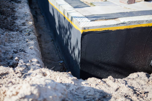 Professional Vapor Barrier Installation technician working in Lakeland, TN